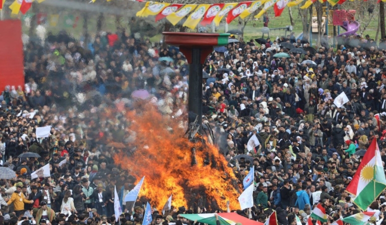 Amed’de Kitlesel Newroz Kutlaması