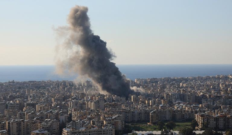 İsrail Beyrut’u Vuruyor: Hizbullah Ramat David Hava Üssü’ne Saldırdı, İsrail El-Menar TV’yi Bombaladı ve Lübnan’da Kara İşgalini Genişletme Kararı Aldı 1 beyrut