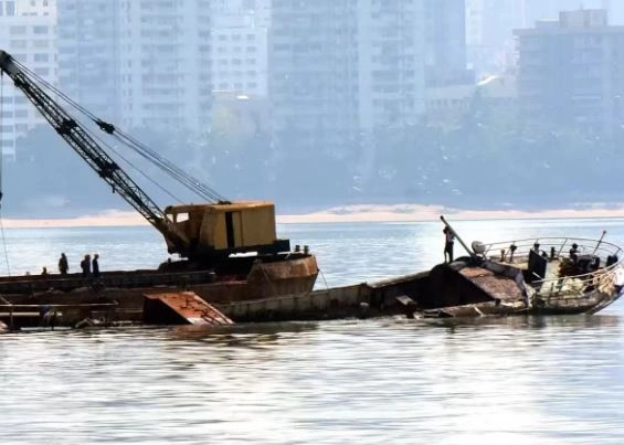 ABD’den Sri Lanka Açıklarında İran Savaş Gemisine Saldırı: En Az 80 Kişi Öldü