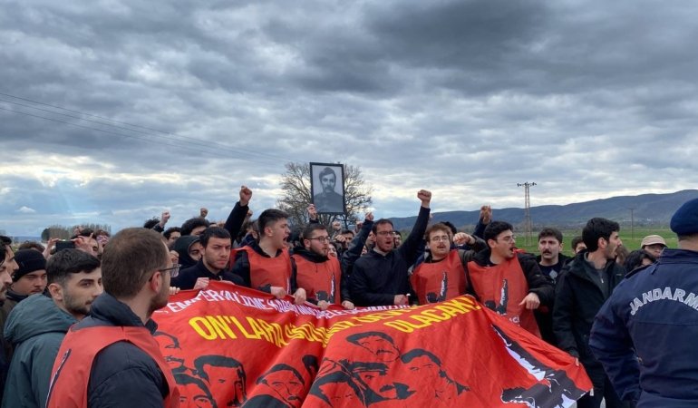 Kızıldere Anmasına Gitmek İsteyen Devrimci Gençler Jandarma Tarafından Engellendi ve Coplanarak Gözaltına Alındı