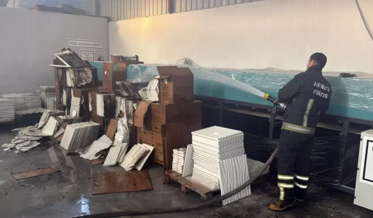 Maaşı Ödenmeyen Gece Bekçisi İş Yerini Ateşe Verdi