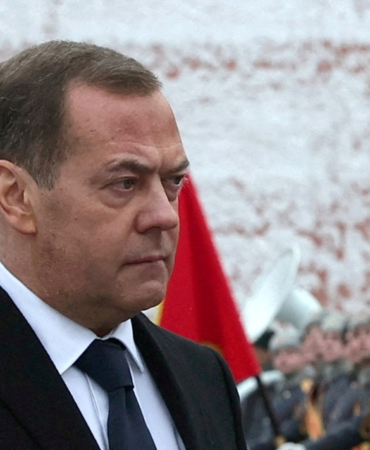 Medvedev: Trump Politikası Sürerse 3. Dünya Savaşı Kaçınılmaz 9 FILE PHOTO: Russia's Deputy head of the Security Council Medvedev marks Army Day