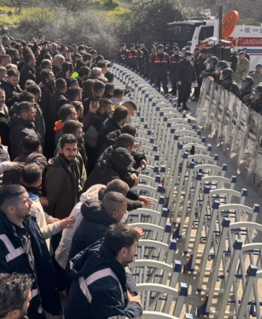 Polyak'ta İşçilere Jandarma Barikatı, Tazyikli Su, Biber Gazı ve Gözaltı 8 polyak1