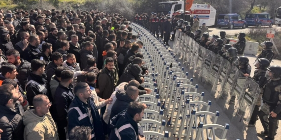 Polyak’ta İşçilere Jandarma Barikatı, Tazyikli Su, Biber Gazı ve Gözaltı