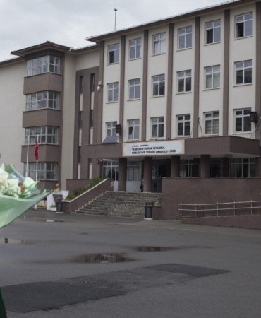 Çekmeköy'de Okulda Bıçaklı Saldırı: Öğretmen Fatma Nur Çelik Hayatını Kaybetti, Eğitim Sendikaları İş Bırakma Kararı Aldı 10 tasşdelen imkb