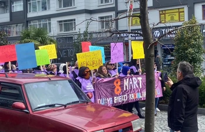 Trabzon'un Of İlçesinde Kadınlardan İlk Kez 8 Mart Yürüyüşü 6 whatsapp-image-2026-03-08