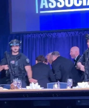 1200x675-son-dakika-i-abd-baskani-trumpin-yemeginde-silah-sesleri-trump-ve-kabine-uyeleri-salondan-cikarildi-1777167743444