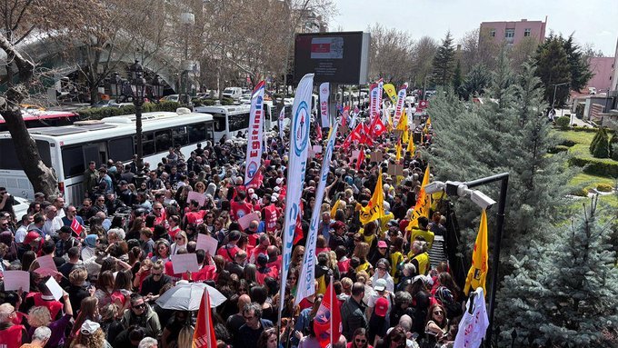 Siverek ve Maraş’taki Okul Saldırıları Sonrası Eğitim Emekçileri İş Bırakma Eylemini 3 Güne Çıkardı