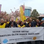 Okul-saldirilari-sonrasi-Egitim-Sen-Kocaeli-1-Nolu-Subeden-oturma-eylemi