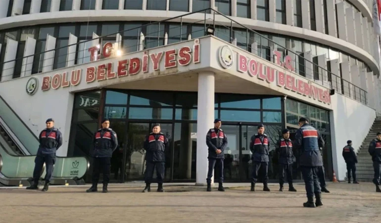 Bolu Belediyesi’nde Gece Yarısı Operasyonu: Başkan Yardımcısı Leyla Beykoz Gözaltında