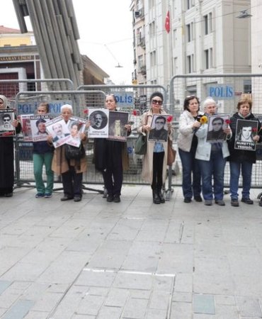 cumartesi anneleri-insanları