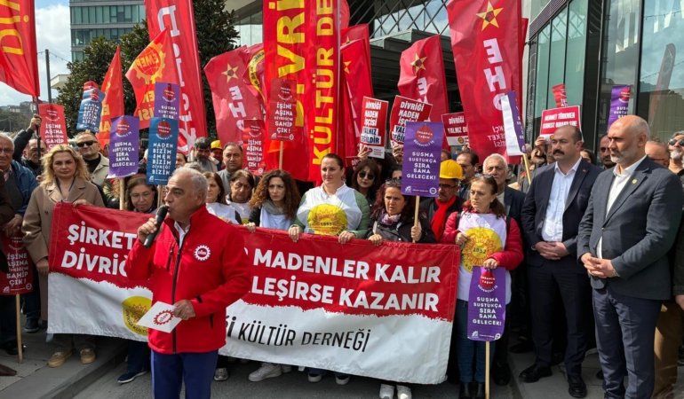 Divriği Maden İşçileri Oyak Önünde Eylemdeydi