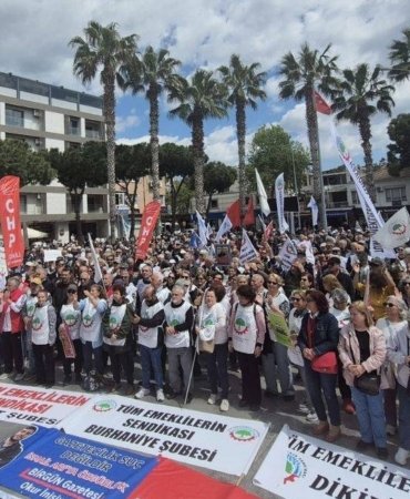 emekliler-meydanlari-bos-birakmiyor-hakkimiz-icin-gelecegimiz-icin-alanlardayiz