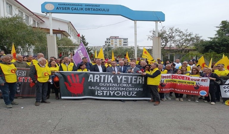 Eğitim Emekçileri, Urfa ve Maraş’taki Okul Saldırılarına Karşı Eylemlerini Sürdürüyor
