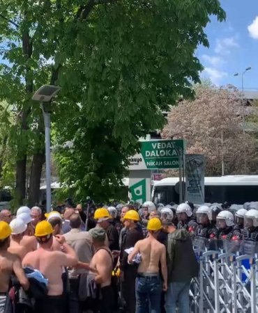 madencilerin-yuruyusune-polis-engeli