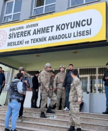 Urfa ve Maraş'ta Okullarda Silahlı Saldırılar: Can Kayıpları ve Yaralılar Var 3 siverekteki-okul-saldirisinda-sok-gelisme-4-kisi-gorevden-alindi_69df47619740a