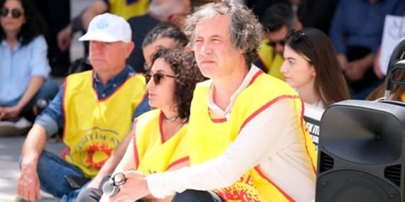 Tarsus’ta Eğitimcilerden Oturma Eylemi: Sorumlular Hesap Vermeli