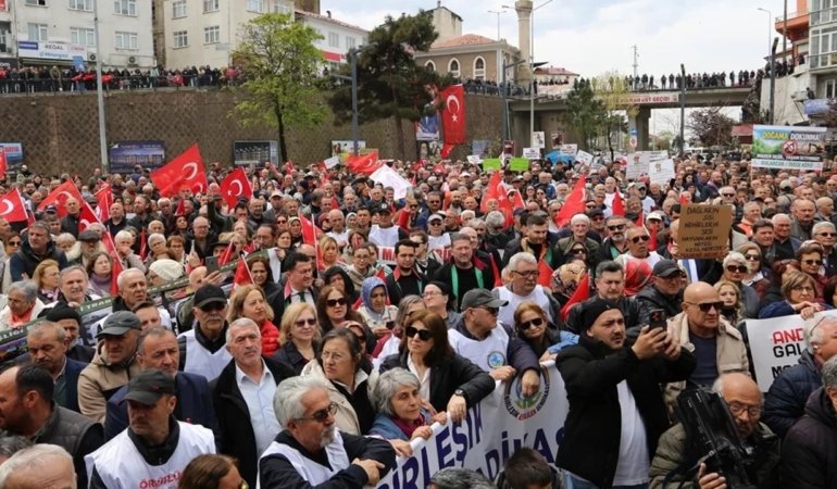 Tirebolu’da Madencilik Faaliyetlerine Karşı Köylü Mitingi