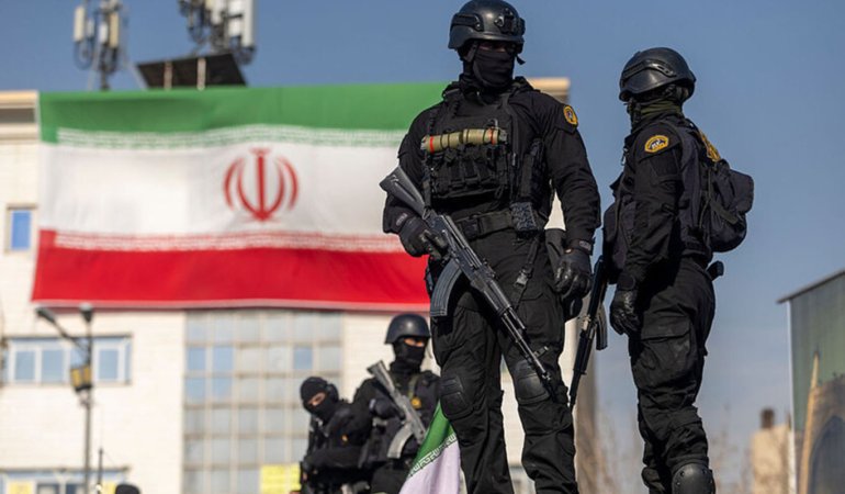 İran Devrim Muhafızları: ABD Saldırısına Karşılık Hava Üssünü Vurdu 1 iran