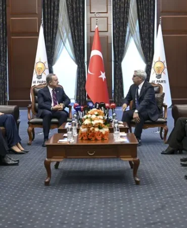 Kılıçdaroğlu'nun Heyeti İlk Ziyaretini AKP'ye Yaptı 3 kılıçdaroğlu heyet