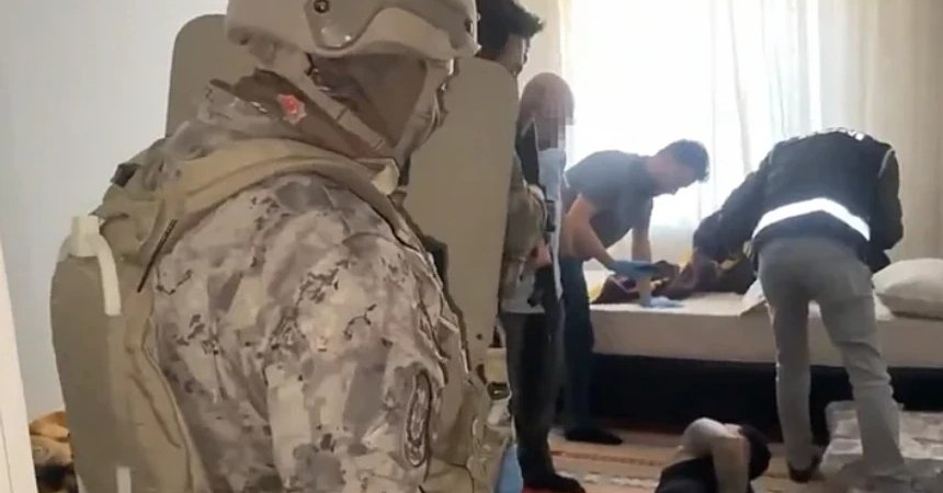NATO Zirvesi Öncesi Ev Baskınları: 200’den Fazla Gözaltı 7 nato-ev-baskını