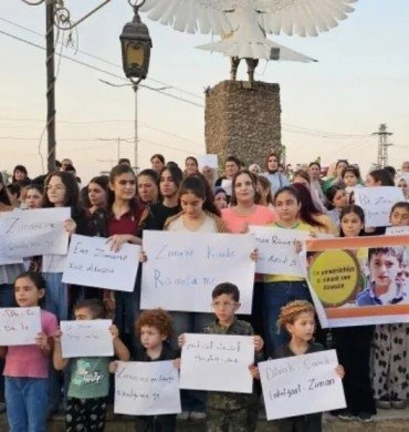 Suriye Eğitim Bakanlığı’nın 3 Saatlik Kürtçe Ders Kararına Tepki 2 heseke-qamislo-kurtce-ders-eylem