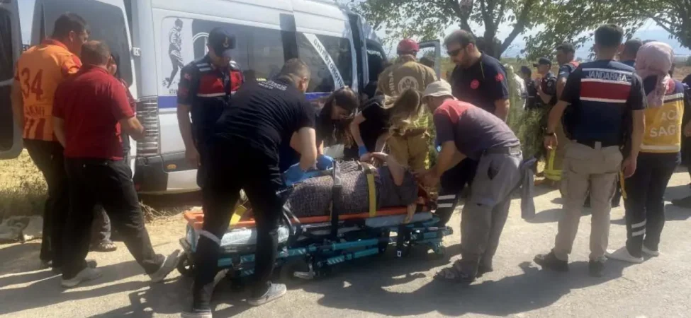Tarım İşçilerini Taşıyan Minibüs Kaza Yaptı: 14 İşçi Yaralandı 6 362688