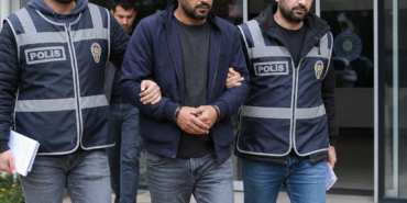 Manisa'da gözaltına alınanlar adli kontrolle serbest bırakıldı 3 Manisada-gozaltina-alinanlar-adli-kontrolle-serbest-birakildi-kai