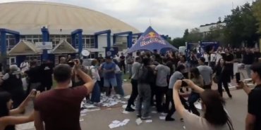 Ege Üniversitesi’nde genelgeye karşı öğrenci protestosuna polis-ÖGB saldırısı: 27 gözaltı 1 ege uni1