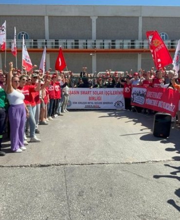 İzmir’de Smart Güneş Teknolojileri Aliağa Fabrikası’nda İşten Çıkarmalar: İşçiler Üretimi Durdurdu 2 smart işçileri