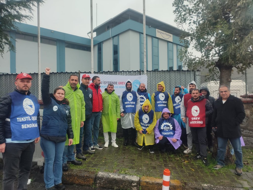 Tuzla’daki Burgmann Fabrikasında İşçiler Grev Pankartını Astı 5 burgmann1