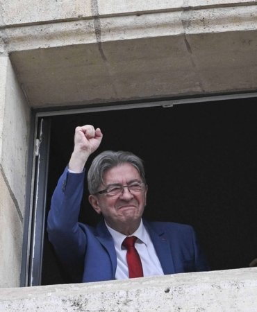 France Insoumise Paris election evening at Rotonde Stalingrad Jean Luc Melenchon NEWS 2nd round of legislative elections