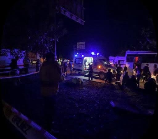 Tarım İşçilerini Taşıyan Midibüs TIR’a Çarptı: 17 İşçi Yaralandı