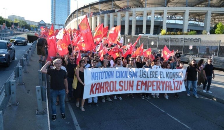 NATO Karşıtı Eyleme Hapis Tehdidi: Savaş Politikalarına Karşı Çıkan 37 Kişi Yargılanacak