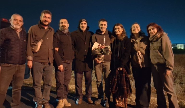 Sendikacı Ergül Çiçekler’e Tahliye: Dosyada İşçi Direnişleri ve NATO Karşıtı Eylem Suçlama Konusu Yapıldı